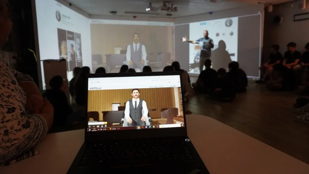 Immersive-Room-to-Bring-Historical-Figures
